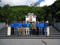 Đoàn Thanh niên Công ty Cổ phần tư vấn đầu tư và xây dựng giao thông vận tải thăm khu di tích lịch sử Ngã Ba Đồng Lộc
